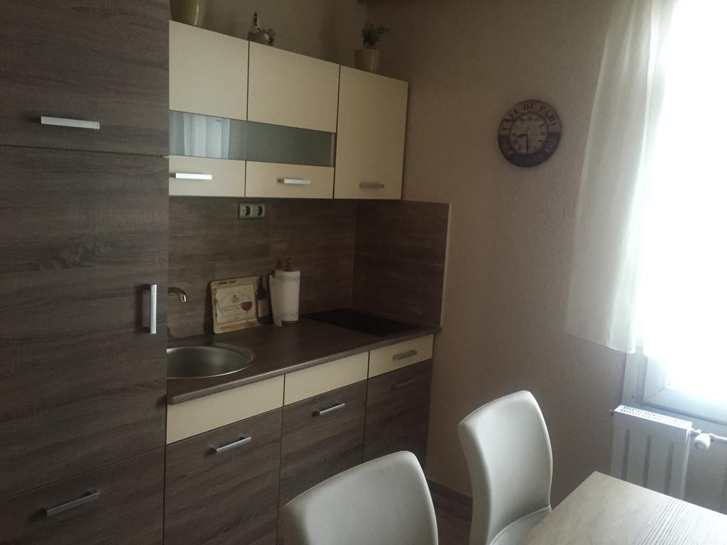 Belvárosi Deluxe Apartman Baja Exterior foto